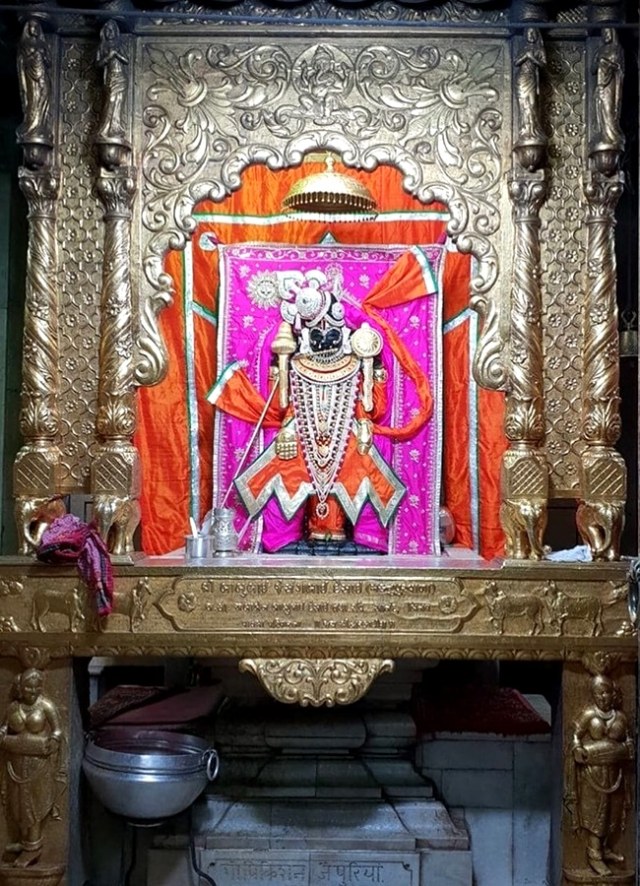 Dwarkadhish Temple Inside
